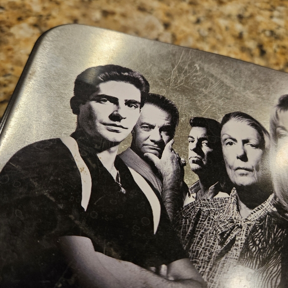 HBO The Sopranos Trivia Game w/Collectible Tin Box - Picture 15 of 16